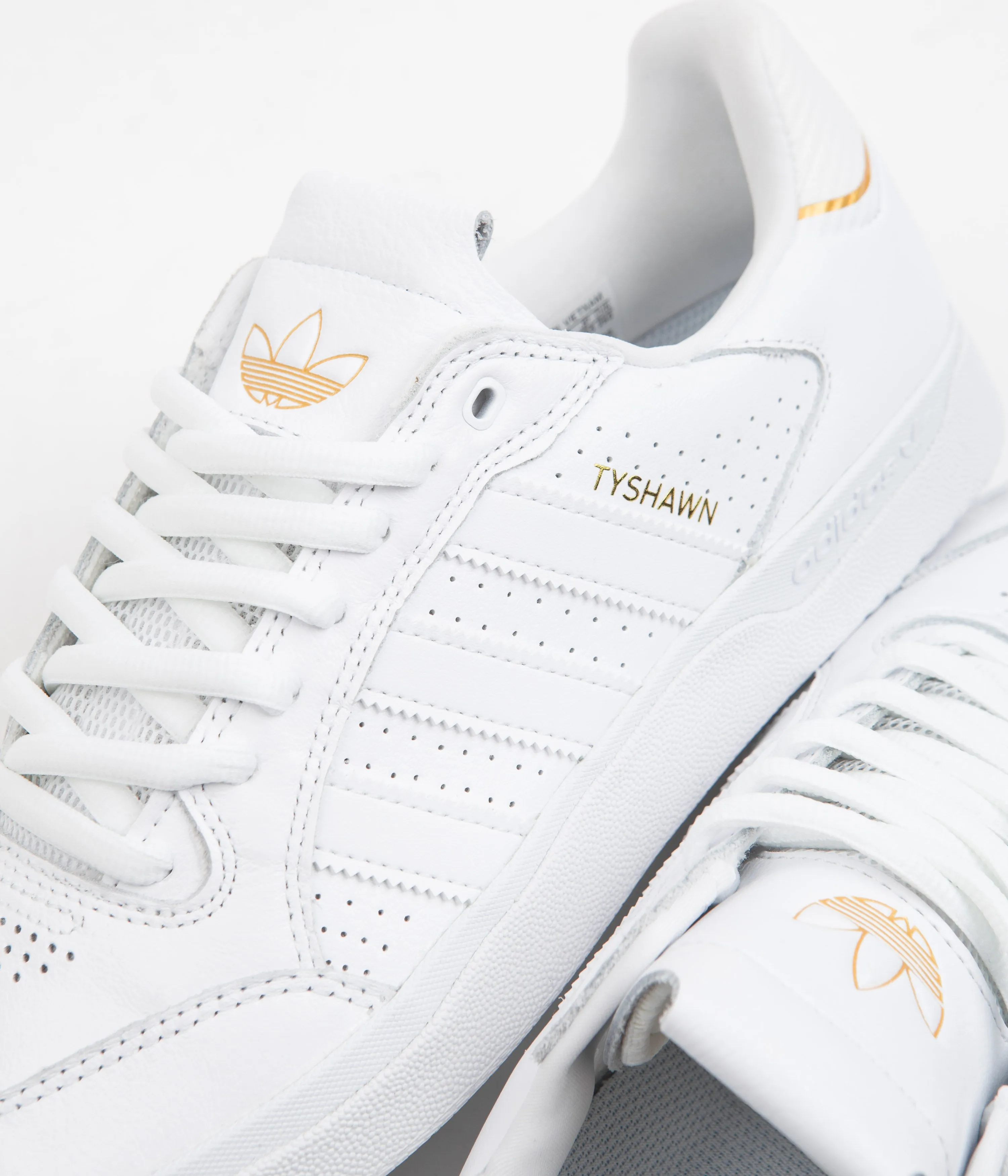 Adidas Tyshawn Low Shoes - FTWR White / FTWR White / Gold Metallic