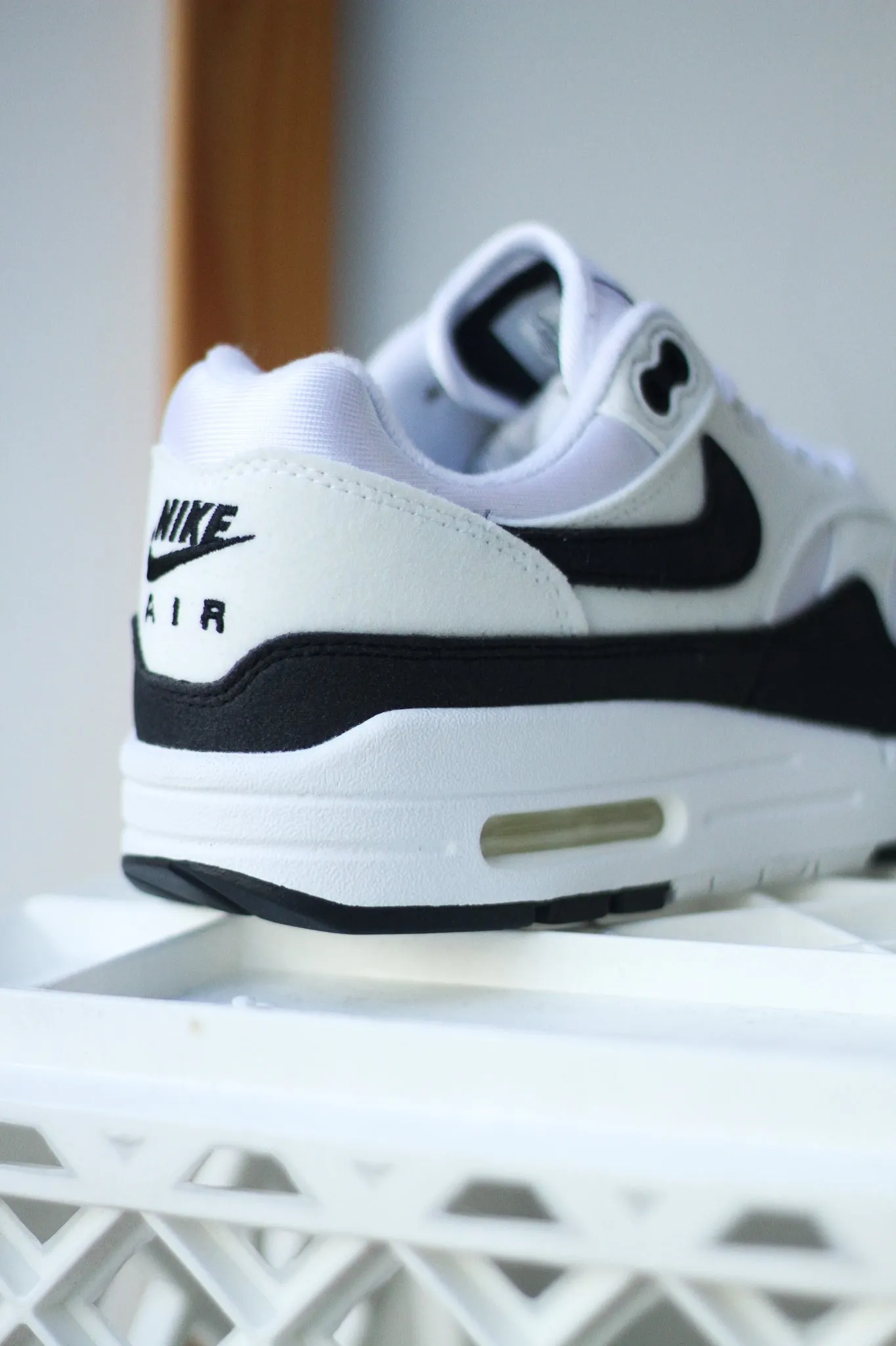 W AIR MAX 1 "BLACK"